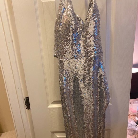 SILVER SEQUIN EVENING GOWN 7/8 - Picture 2 of 8